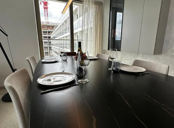 Sky Tower One Apartment