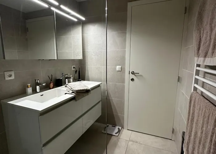 Sky Tower One Apartment *